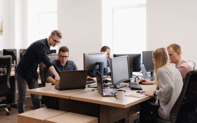 Qu&rsquo;est-ce que l&rsquo;infogérance informatique ? Le Guide définitif