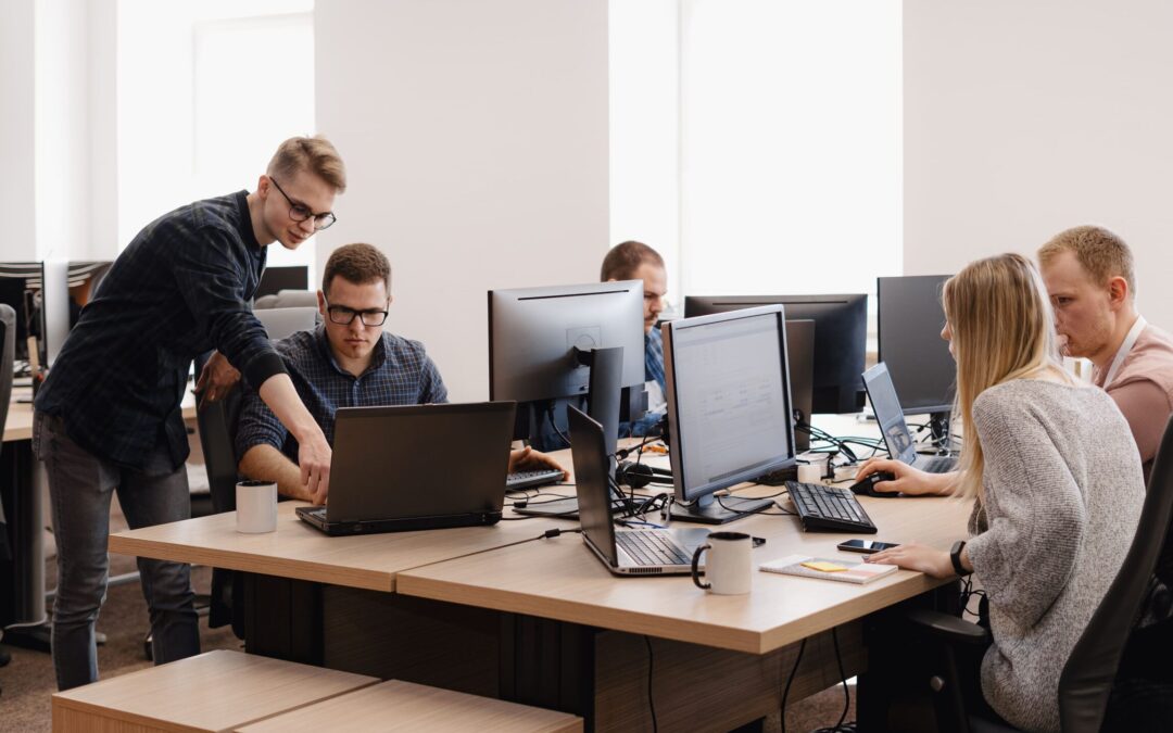 Qu&rsquo;est-ce que l&rsquo;infogérance informatique ? Le Guide définitif